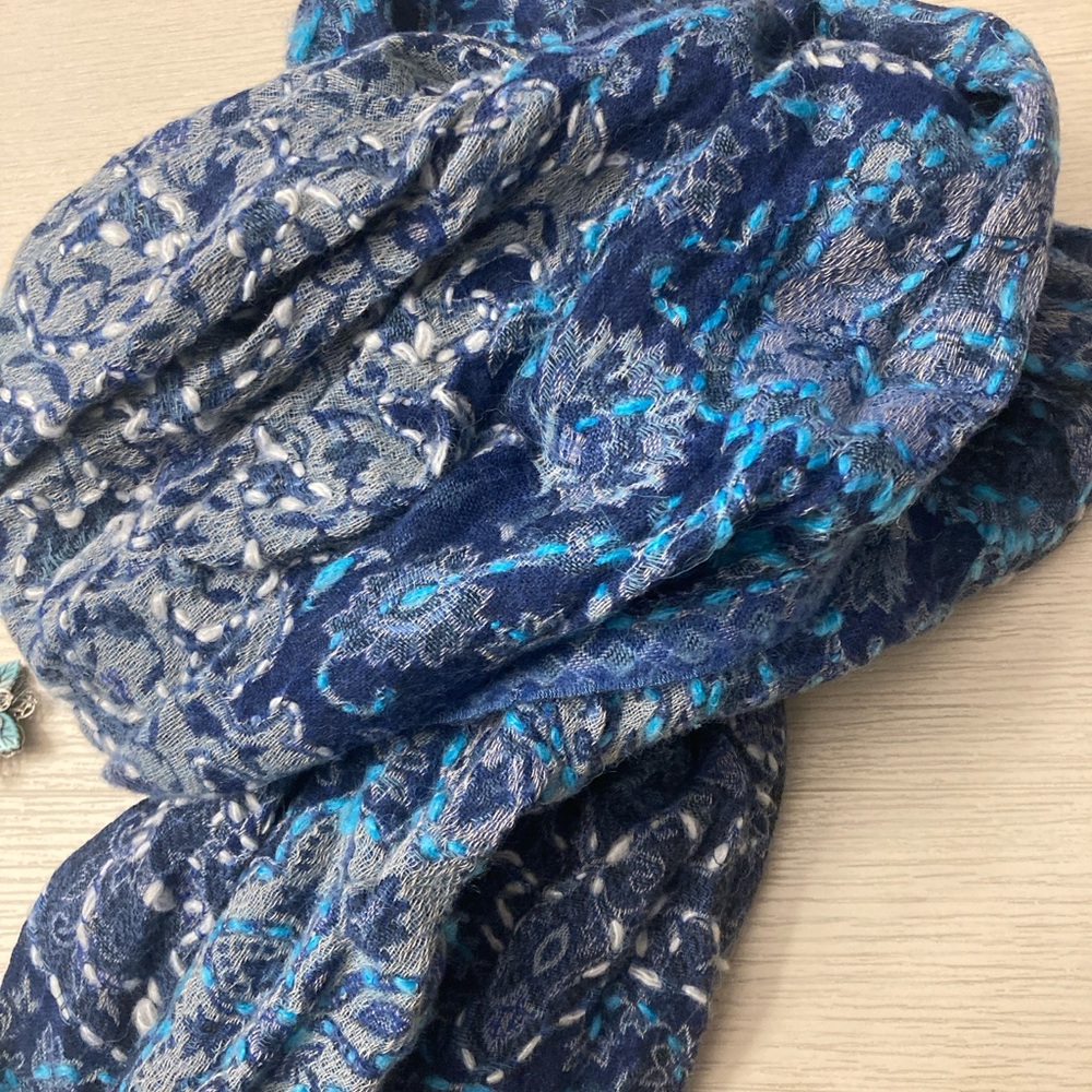 Blue Multi-Tone Patterned Scarf - Picture 8 of 8